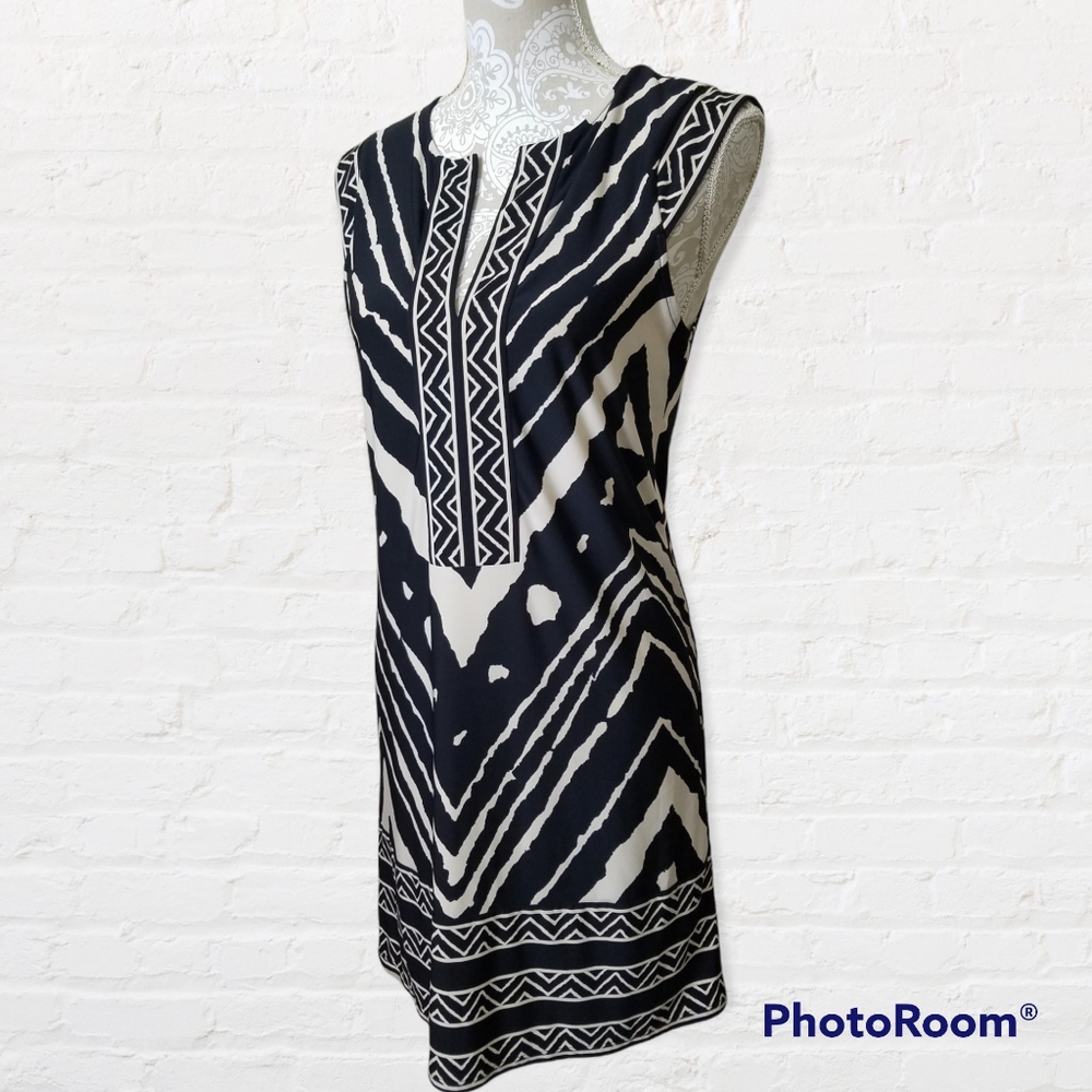 BCBGMaxAzria Black and Creme Cap Sleeve Dress Size Small